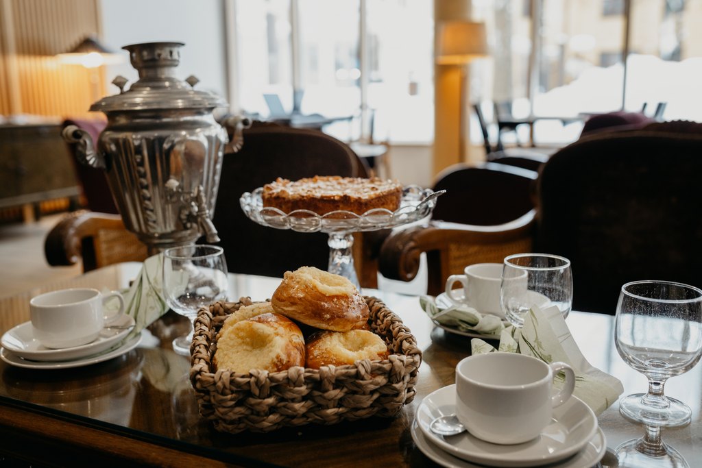 Ravintola-kahvila Pormestarin salinäkymä.